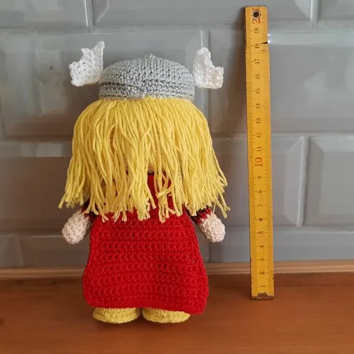 Amigurumi super héros coton au crochet - thor dieu scandinave - 19 cm